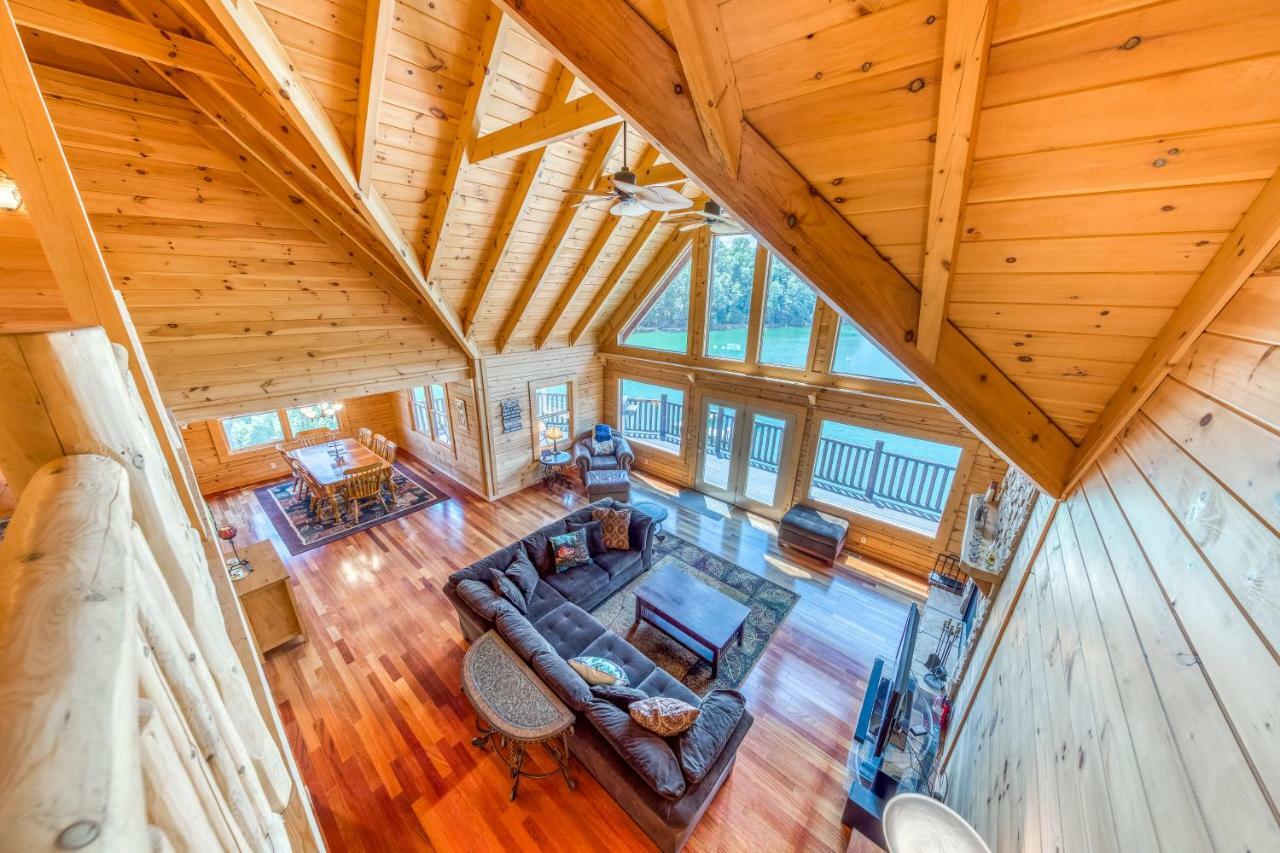 Majestic Lakefront Lodge Севьервилл Экстерьер фото